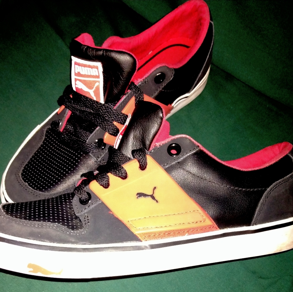 BRAND NEW KIDS SIZE 2 PUMA